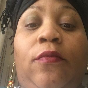 Meet your Posher, Fatima